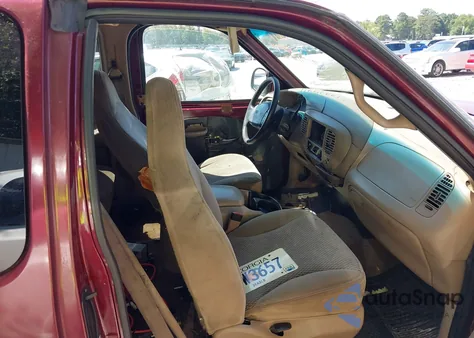 1998 Ford F-150 Lariat/Standard/Xl/Xlt z USA, uszkodzony, nr VIN 1FTZX1767WKC34877